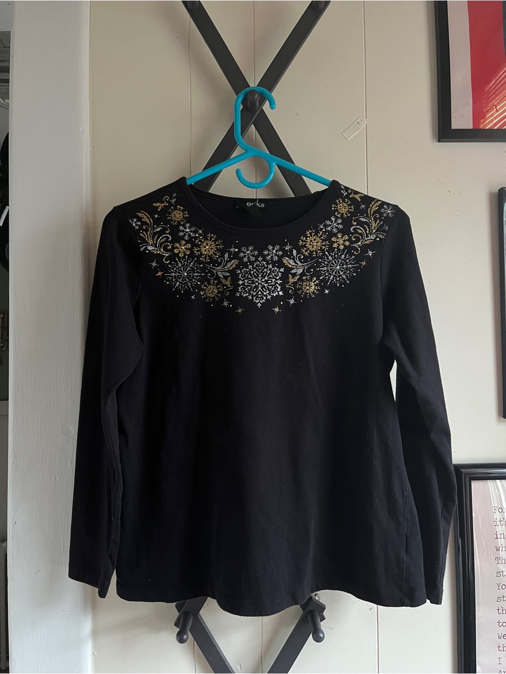 Y2K Vintage Erika Black Long-Sleeve Crewneck Top with Gold & Silver Shinmer